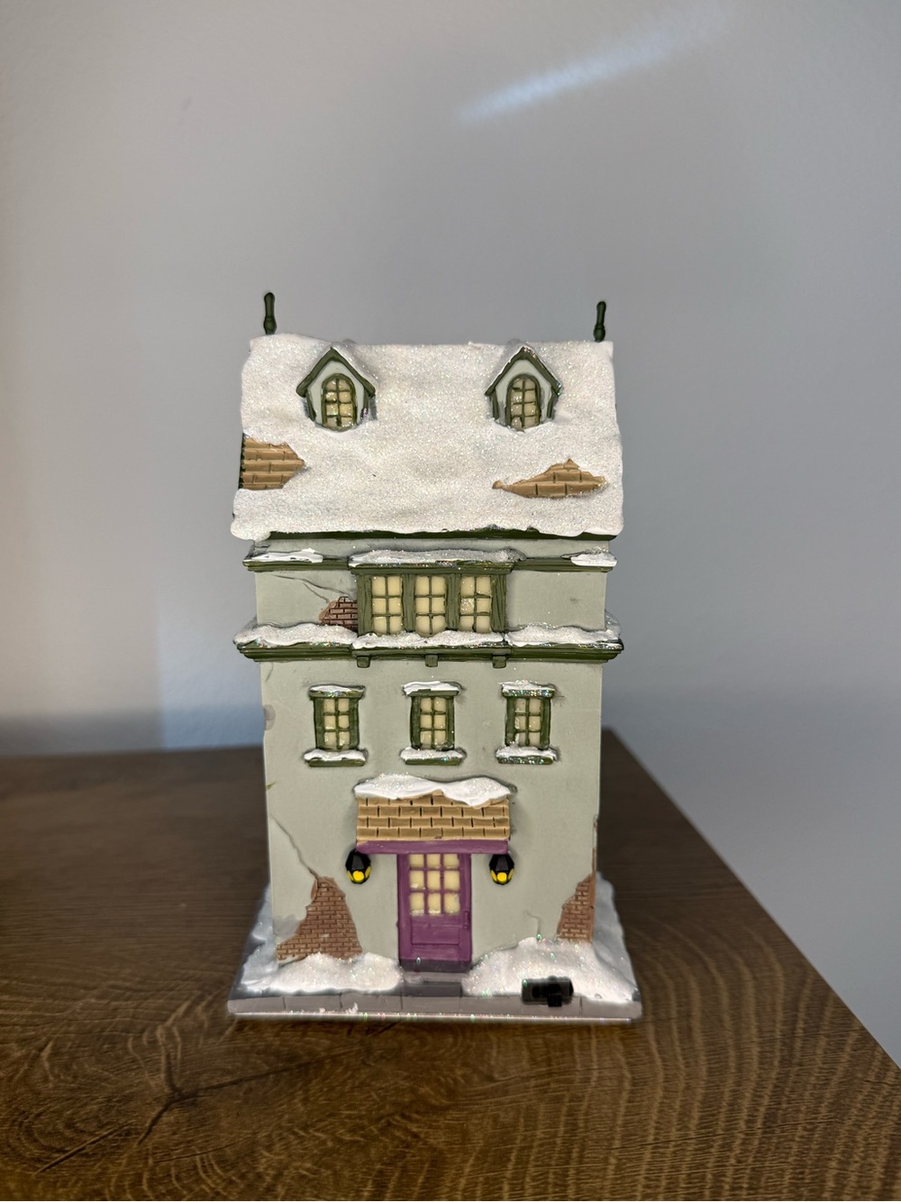 Slug & Jiggers Hawthorne Village - Harry Potter - Picture 3 of 5